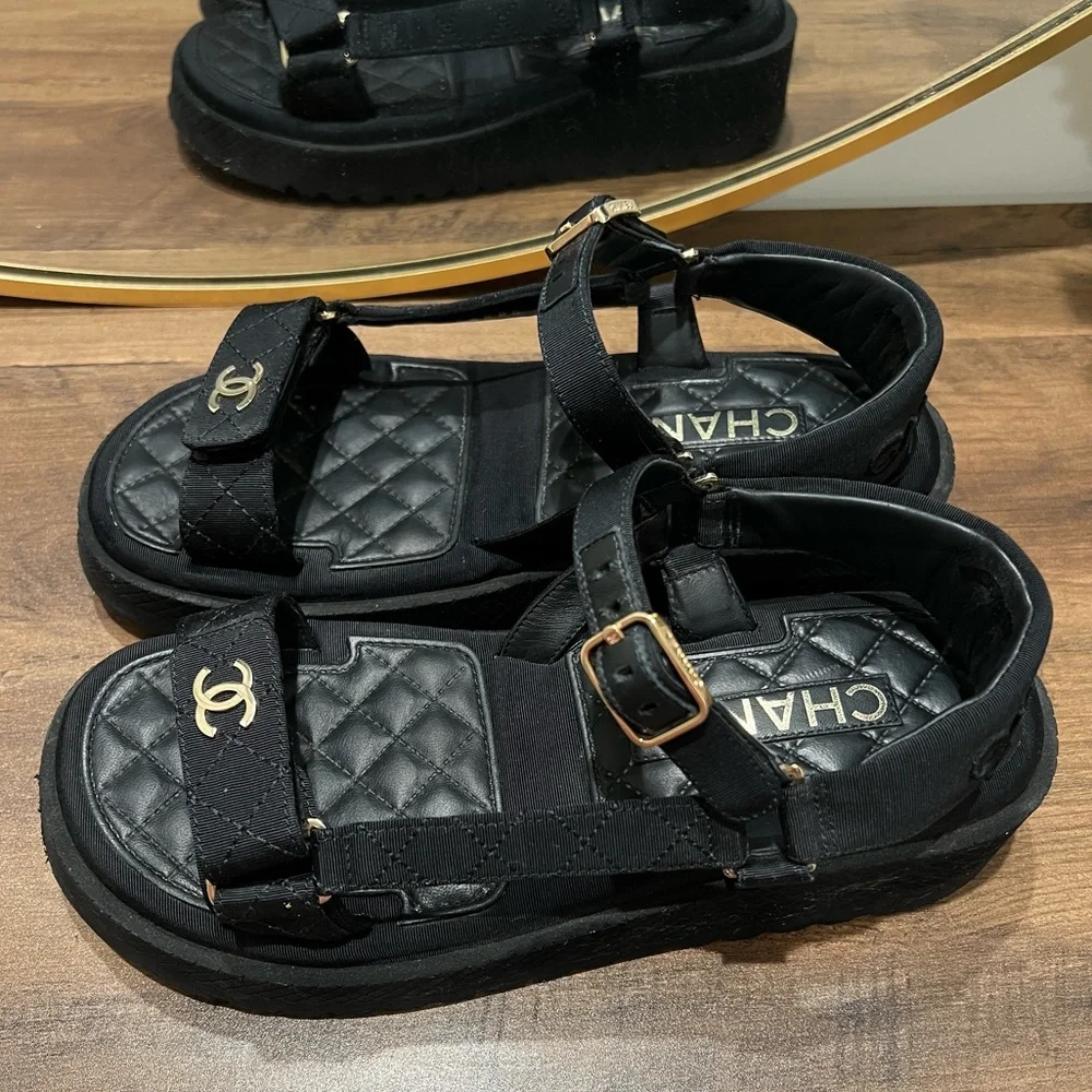 Chanel Interlocking CC logo Sandals - Picture 6 of 8